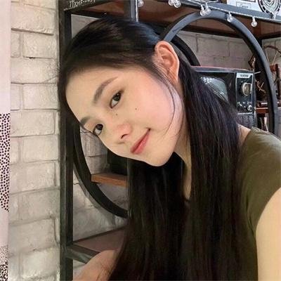 芒果和红色轮椅